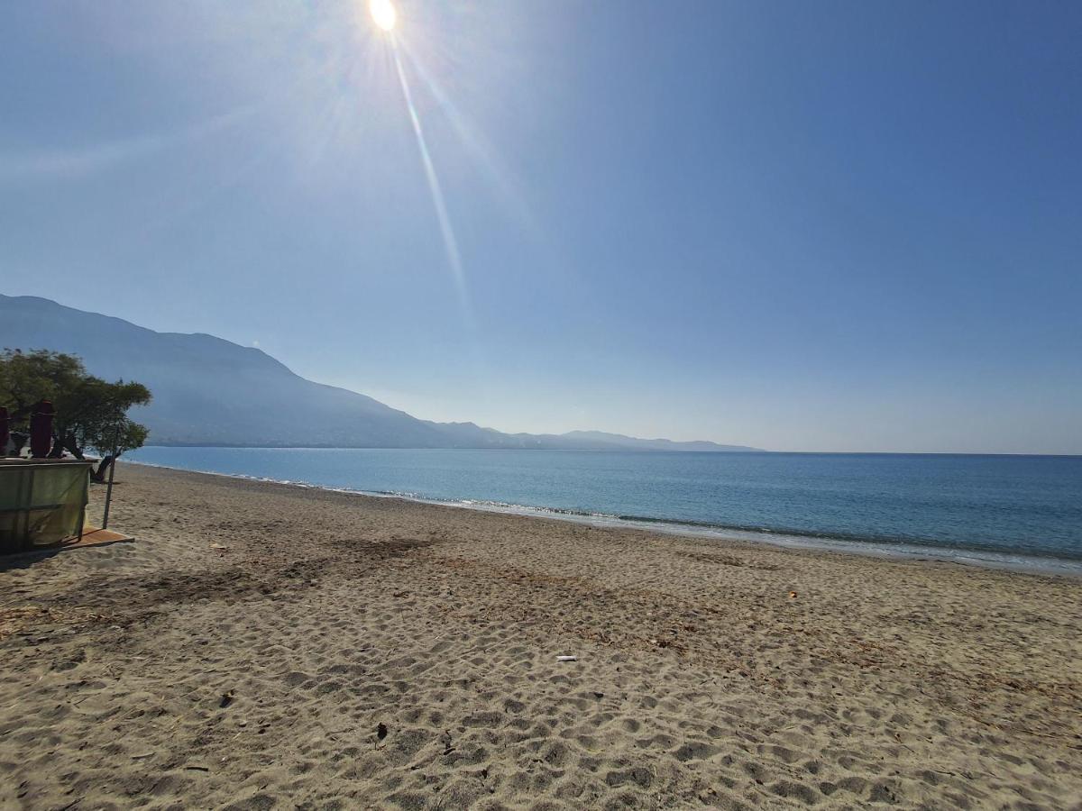 Seaside Beach Apartment Kalamata Exterior foto
